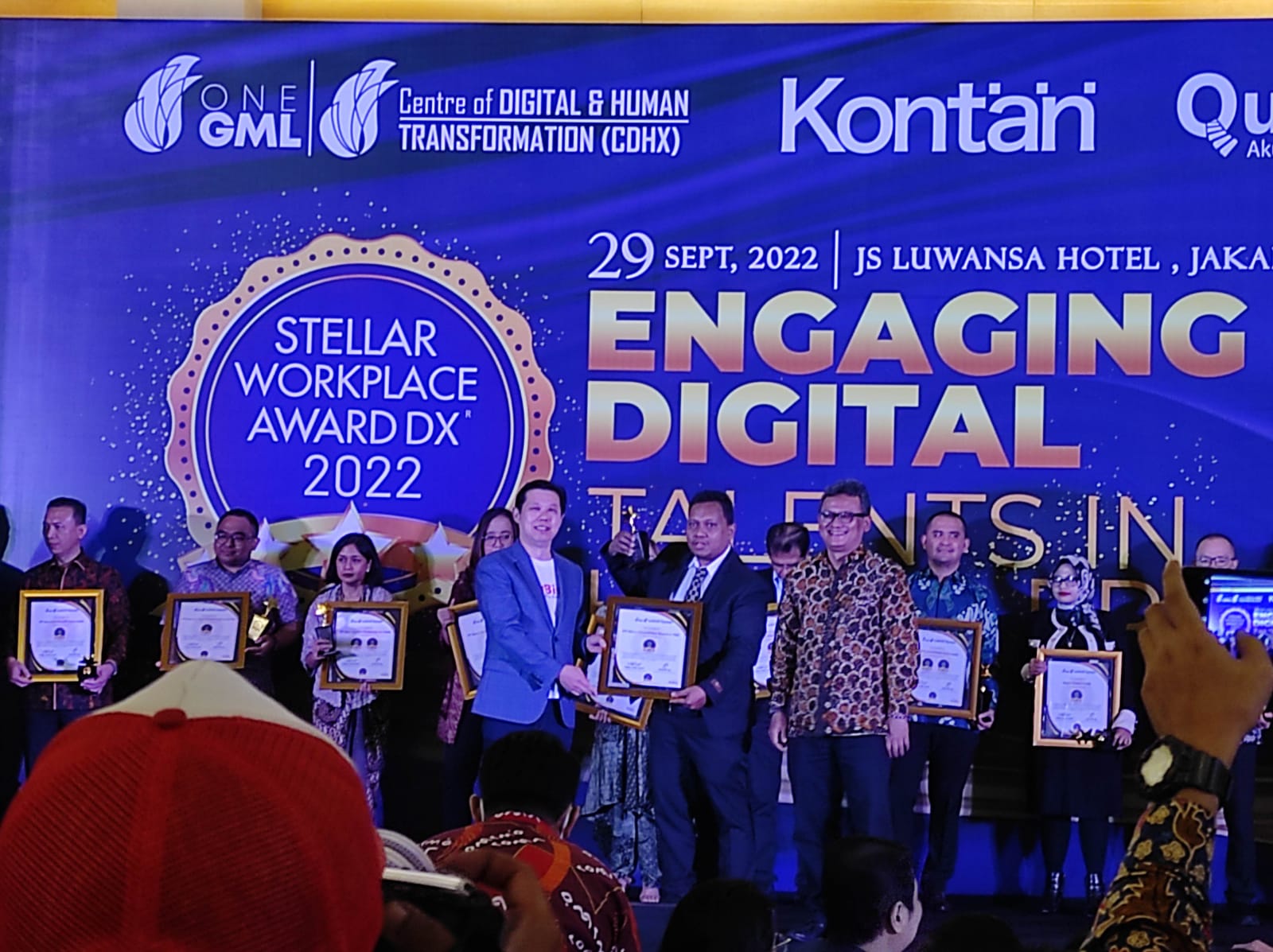 MPMX Raih Penghargaan Stellar Workplace Award 2022 - Award | MPM Group